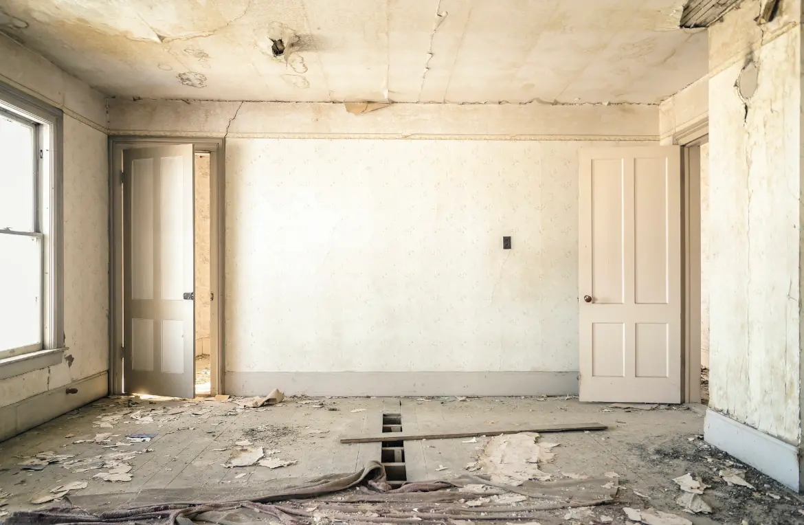 Waste disposal crew managing a cleanout project in San Fernando